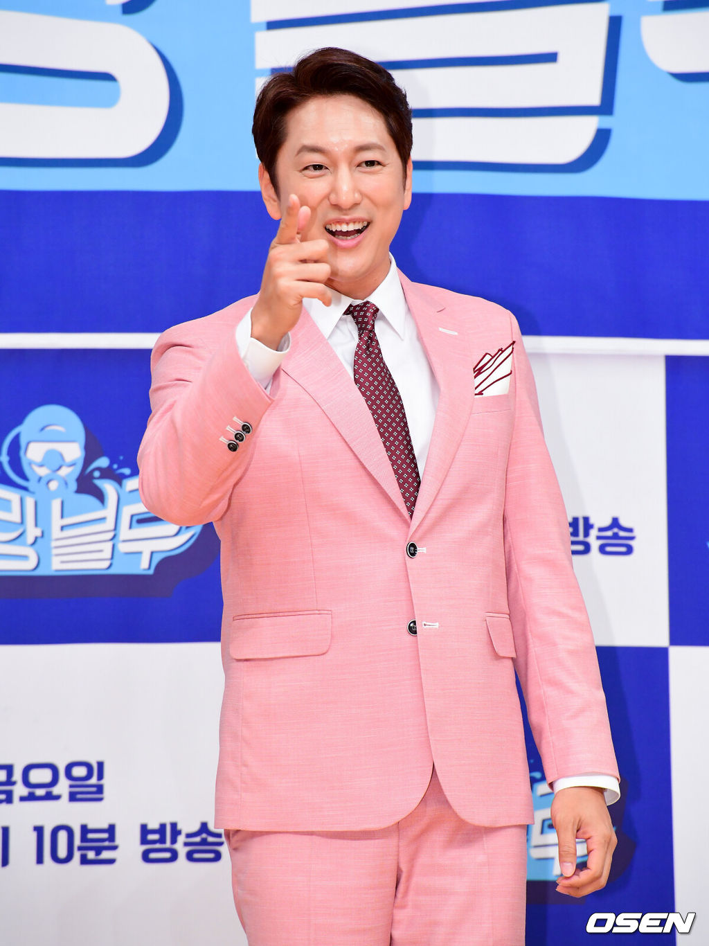 SBS 새 예능 '그랑블루' 제작발표회가 28일 오후 서울 목동 SBS에서 열렸다.한석준 아나운서가 참석해  포즈를 취하고 있다. /jpnews@osen.co.kr