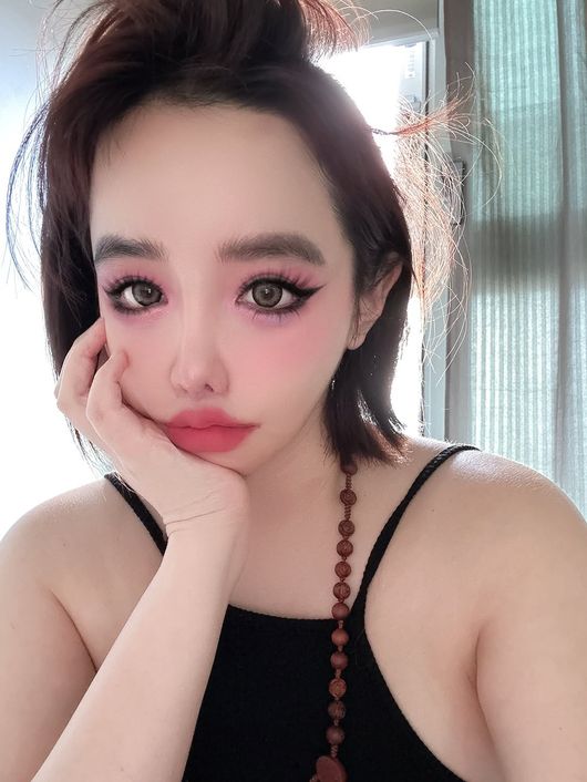 박봄 SNS
