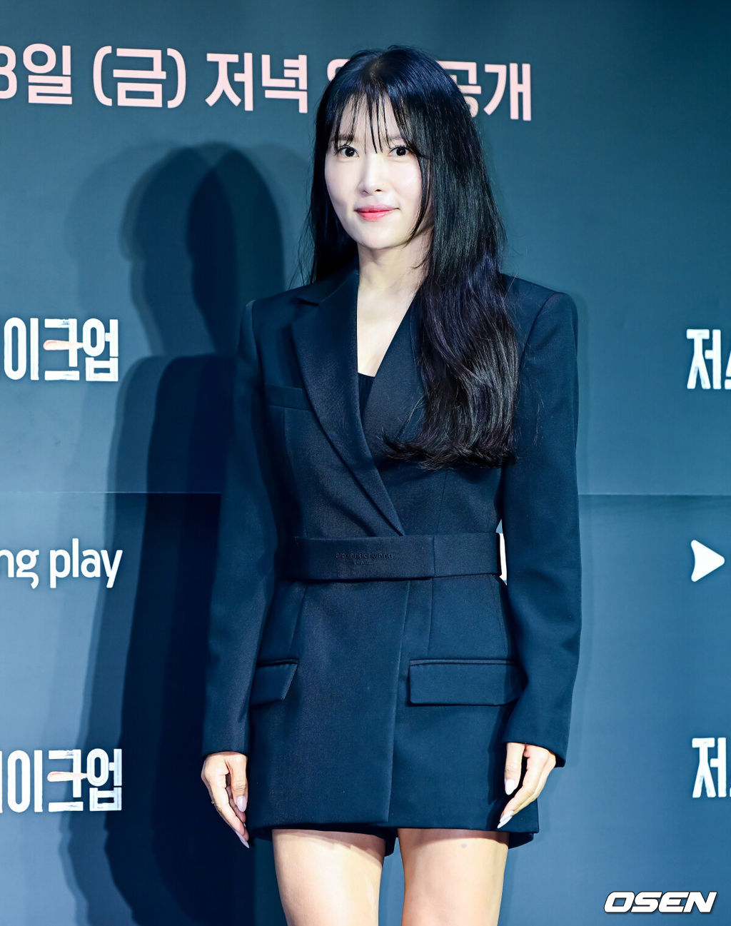 1일 오후 서울 광진구 자양동 풀만 앰버서더 서울 이스트폴에서 쿠팡플레이 예능 '저스트 메이크업' 제작발표회가 열렸다.'저스트 메이크업'은 대한민국을 넘어 세계적으로 K-뷰티를 대표하는 메이크업 아티스트들이 자신만의 색깔로 치열하게 맞붙는 초대형 메이크업 서바이벌으로 오는 10월 3일 첫 방송된다.메이크업아티스트 서옥이 포토타임을 하고 있다. 2025.10.01 /jpnews@osen.co.kr