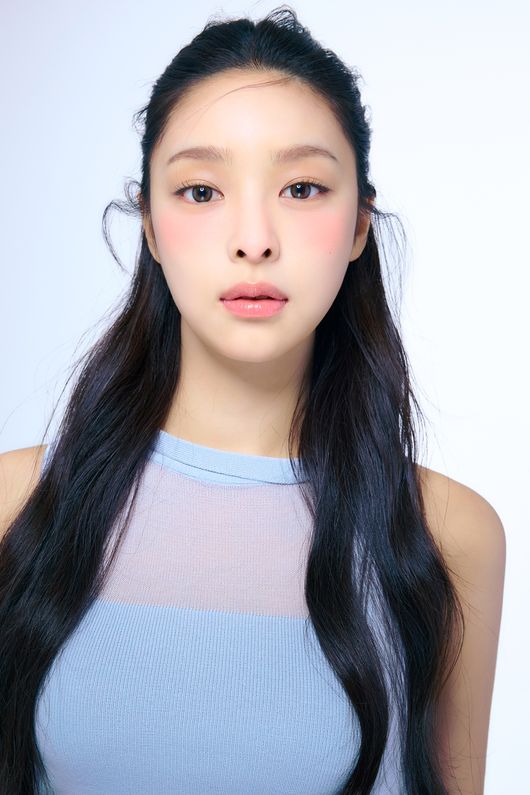 데이즈드 코리아 제공
