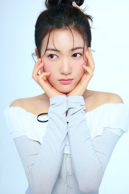 데이즈드 코리아 제공