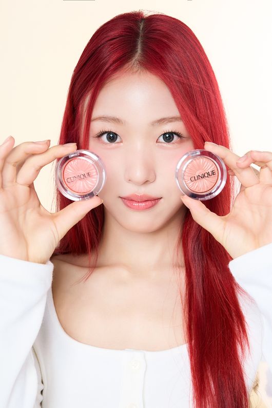 데이즈드 코리아 제공
