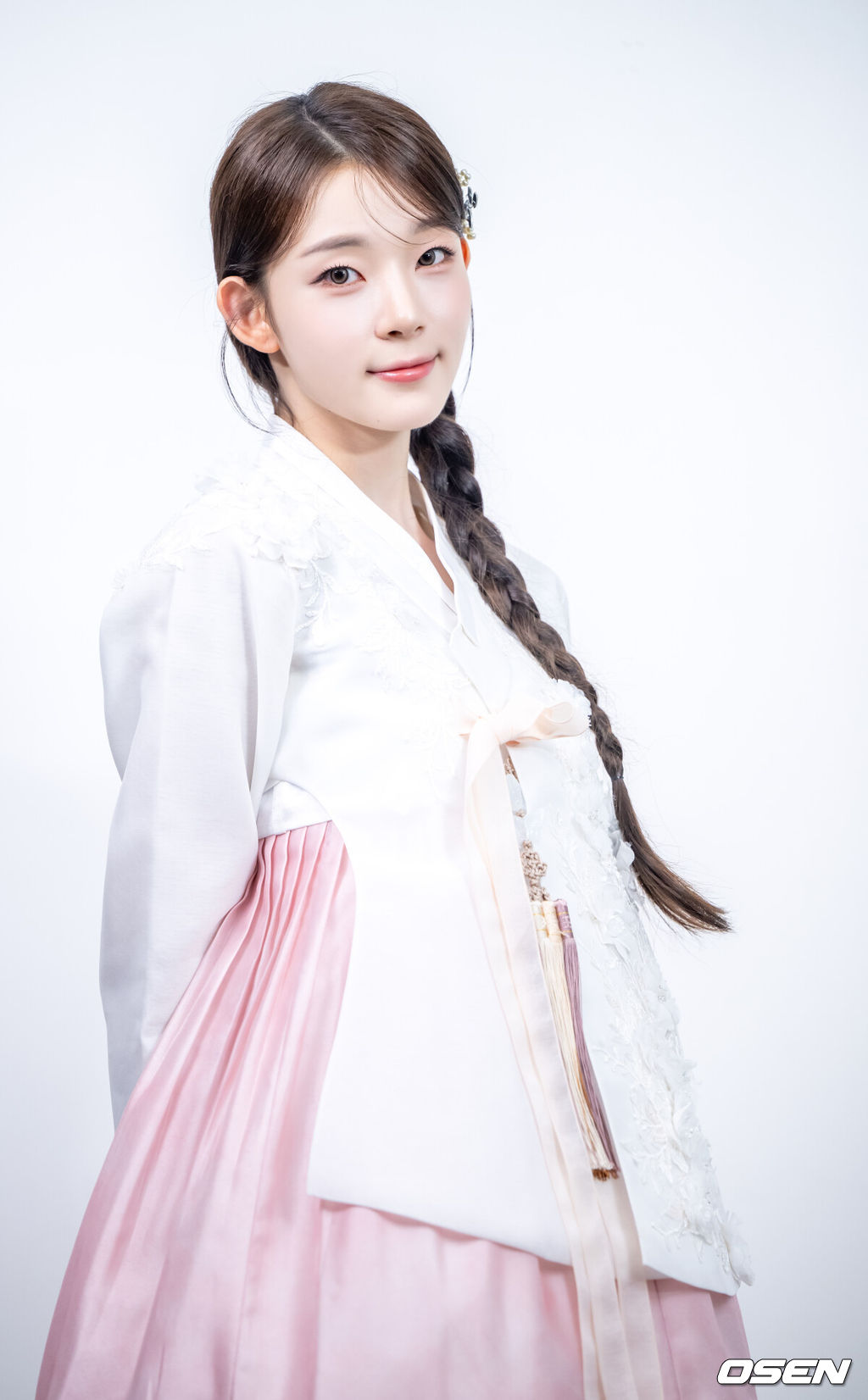 그룹 이프아이 카시아 한복 인터뷰. 2025.10.04 / dreamer@osen.co.kr