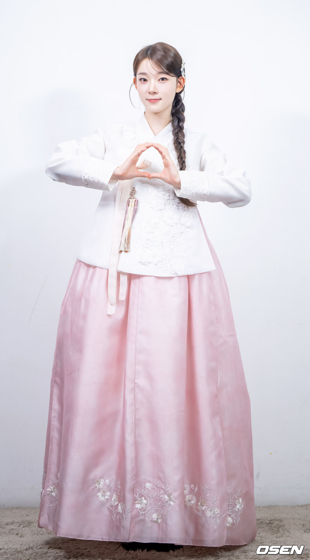 그룹 이프아이 카시아 한복 인터뷰. 2025.10.04 / dreamer@osen.co.kr