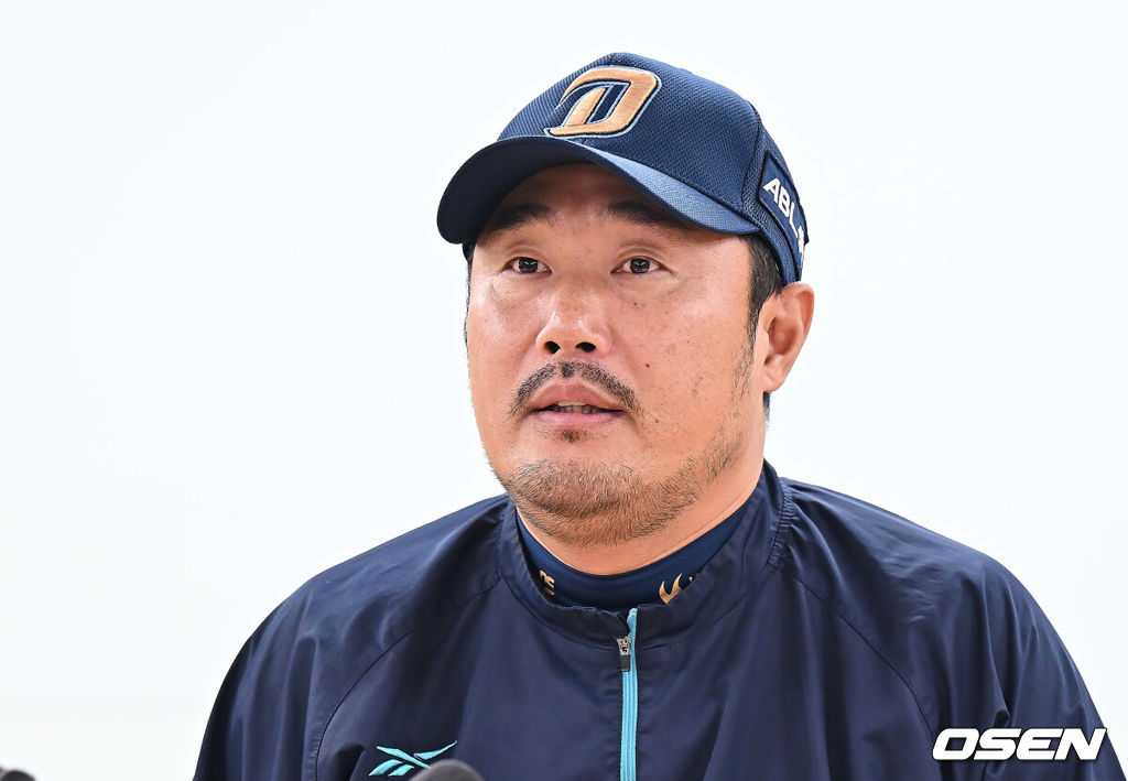 6일 대구 삼성라이온즈파크에서 2025 신한 SOL뱅크 KBO 와일드카드 결정전 삼성 라이온즈와 NC 다이노스의 경기가 열린다. 홈팀 삼성은 후라도가 방문팀 NC는 구창모가 선발 투수로 출전한다.NC 다이노스 이호준 감독이 기자들의 질문에 답하고 있다. 2025.10.06 / foto0307@osen.co.kr