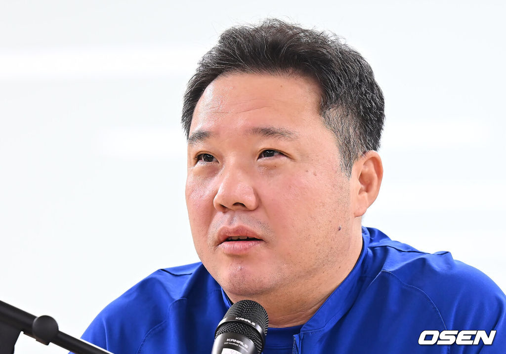6일 대구 삼성라이온즈파크에서 2025 신한 SOL뱅크 KBO 와일드카드 결정전 삼성 라이온즈와 NC 다이노스의 경기가 열린다. 홈팀 삼성은 후라도가 방문팀 NC는 구창모가 선발 투수로 출전한다.삼성 라이온즈 박진만 감독이 기자들의 질문에 답하고 있다. 2025.10.06 / foto0307@osen.co.kr