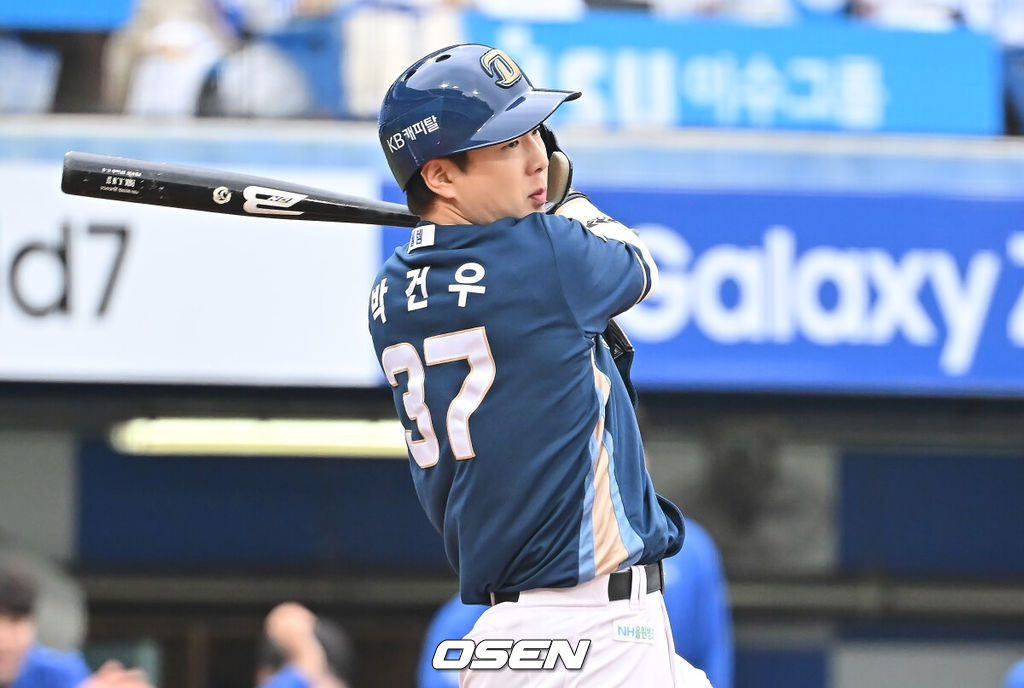 2025 신한 SOL 뱅크 KBO 와일드카드 삼성 라이온즈-NC 다이노스 1차전.NC 다이노스 박건우 0402025.10.06 / foto0307@osen.co.kr