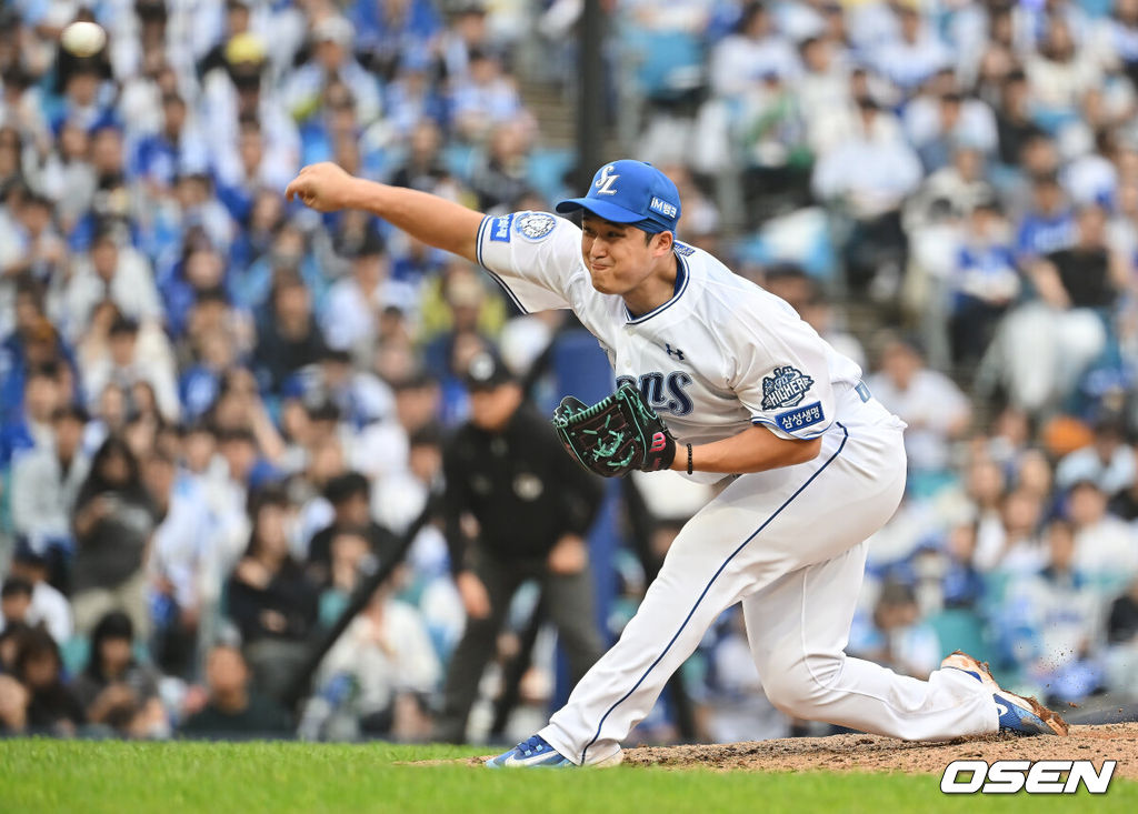 6일 대구 삼성라이온즈파크에서 2025 신한 SOL뱅크 KBO 와일드카드 결정전 삼성 라이온즈와 NC 다이노스의 경기가 열렸다. 홈팀 삼성은 후라도가 방문팀 NC는 구창모가 선발 투수로 출전했다.삼성 라이온즈 최원태가 역투하고 있다. 2025.10.06 / foto0307@osen.co.kr