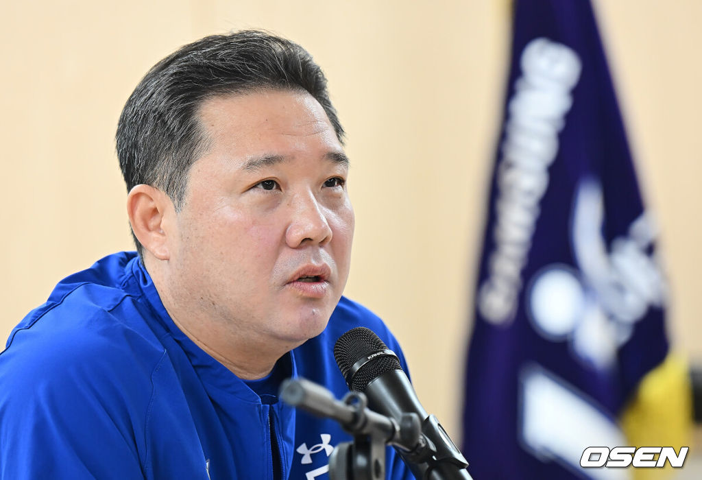 7일 대구 삼성라이온즈파크에서 2025 신한 SOL뱅크 KBO 와일드카드 결정전 삼성 라이온즈와 NC 다이노스의 경기가 열린다. 홈팀 삼성은 원태인이 방문팀 NC는 로건이 선발 투수로 출전한다.삼성 라이온즈 박진만 감독이 기자회견을 하고 있다. 2025.10.07 / foto0307@osen.co.kr
