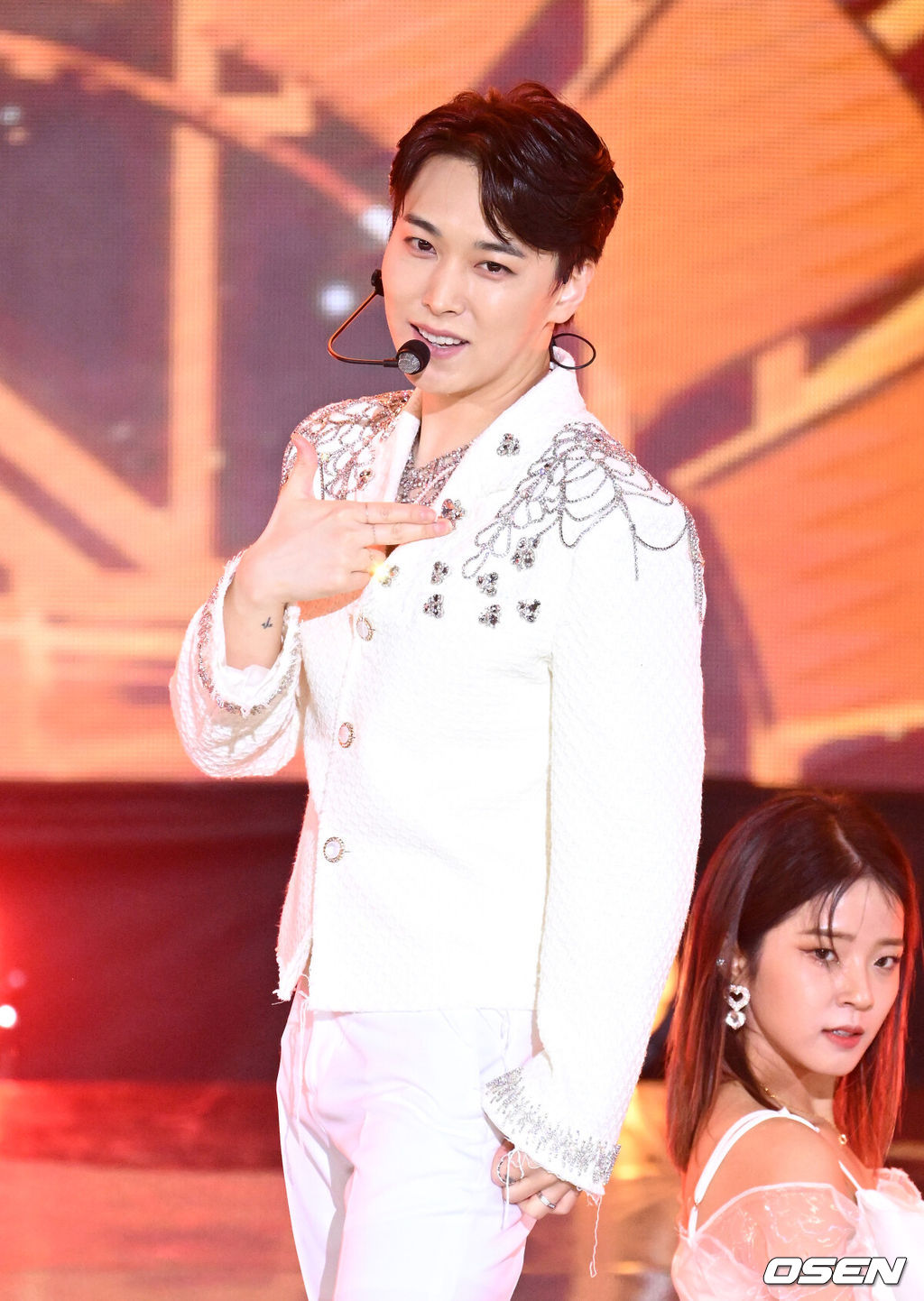 3일 오후 서울 SBS프리즘타워에서 SBS FiL, SBS M 더트롯쇼 생방송이 진행됐다.가수 성민이 멋진 무대를 펼치고 있다. 2023.07.03 /sunday@osen.co.kr
