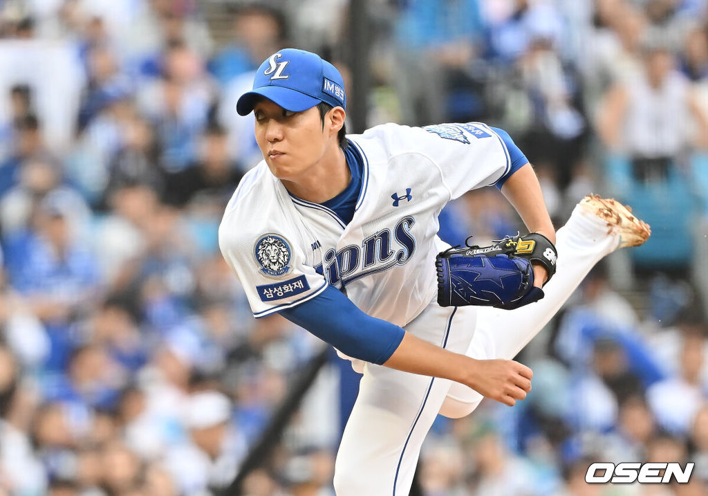 7일 대구 삼성라이온즈파크에서 2025 신한 SOL뱅크 KBO 와일드카드 결정전 삼성 라이온즈와 NC 다이노스의 경기가 열렸다. 홈팀 삼성은 원태인이 방문팀 NC는 로건이 선발 투수로 출전했다. 삼성 라이온즈 선발투수 원태인이 역투하고 있다. 2025.10.07 / foto0307@osen.co.kr