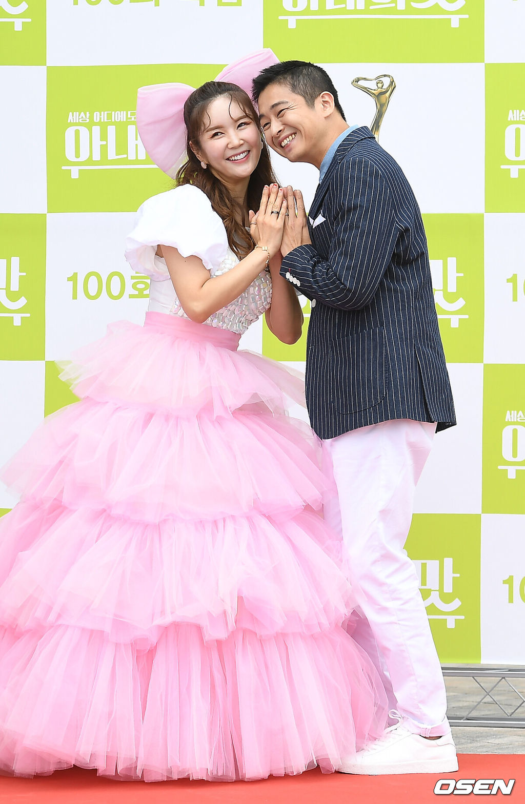 21일 오전 인천 파라다이스시티 스튜디오 파라다이스에서 TV조선 '아내의 맛' 100회 특집 포토행사가 열렸다.장영란, 한창 부부가 포토타임을 갖고 있다. /youngrae@osen.co.kr 