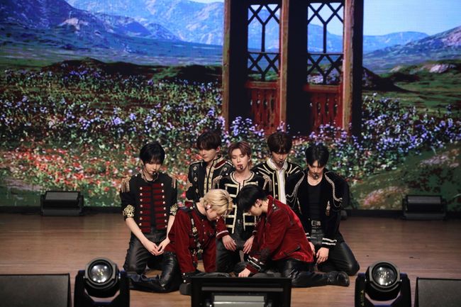 C9엔터테인먼트 제공