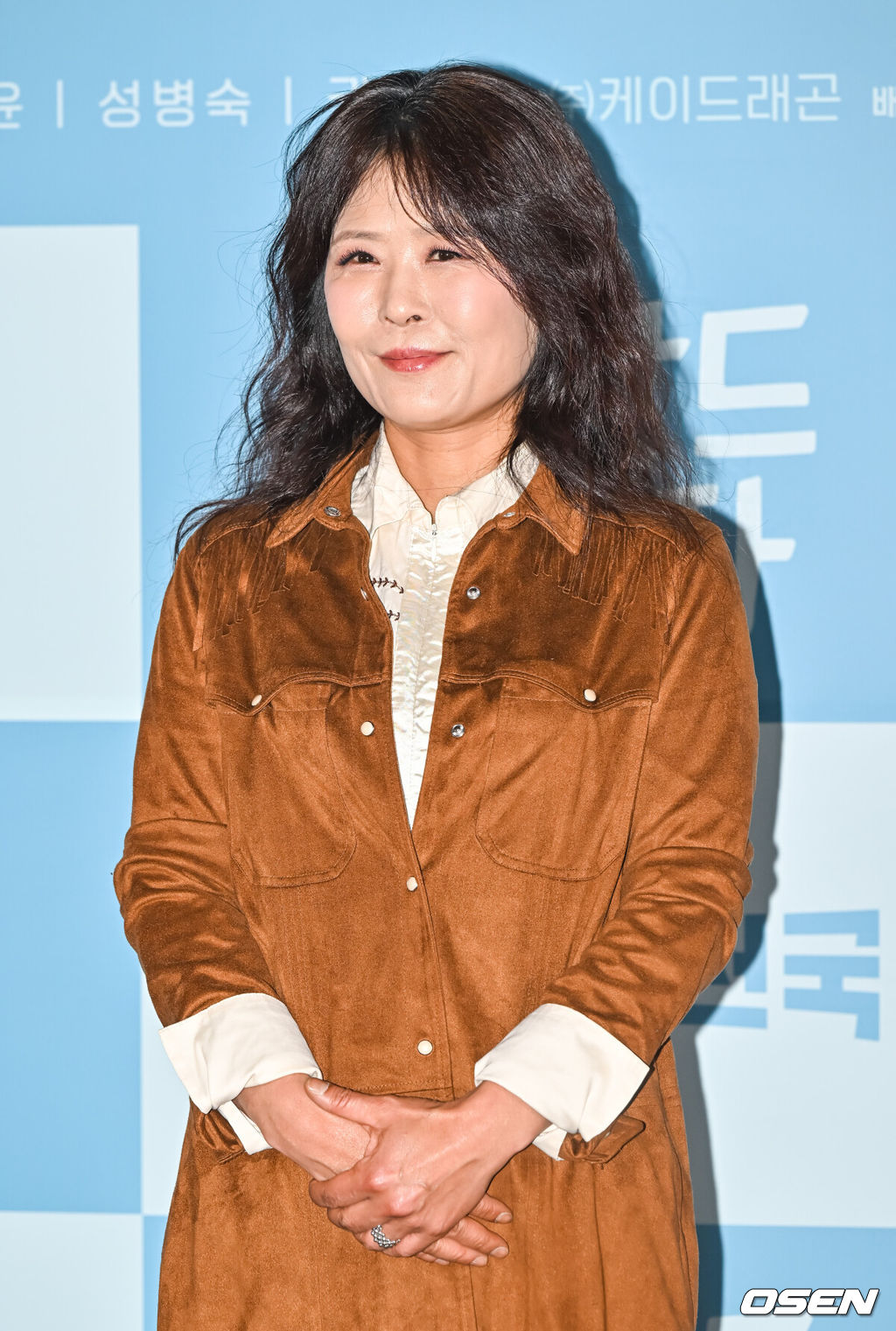 19일 오전 서울 성수동 메가박스 성수점에서 드라마 ‘핀란드 파파’ 제작발표회가 진행됐다.드라마 ‘핀란드 파파’는 남다른 사연으로 가족 연습이 필요한 사람들이 모인 수상한 카페 ‘핀란드 파파’의 신입 유리와 사라진 첫사랑 우현의 이야기를 그린 힐링 로맨스다.‘핀란드 파파’는 오는 29일 오후 9시 채널 시네마천국에서 첫 방송되며 티빙, 웨이브, 왓챠, 쿠팡플레이 등에서도 시청 가능하다.황석정이 포즈를 취하고 있다. 2023.04.19 / soul1014@osen.co.kr