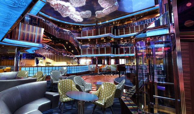 코스타 세레나호 실내.