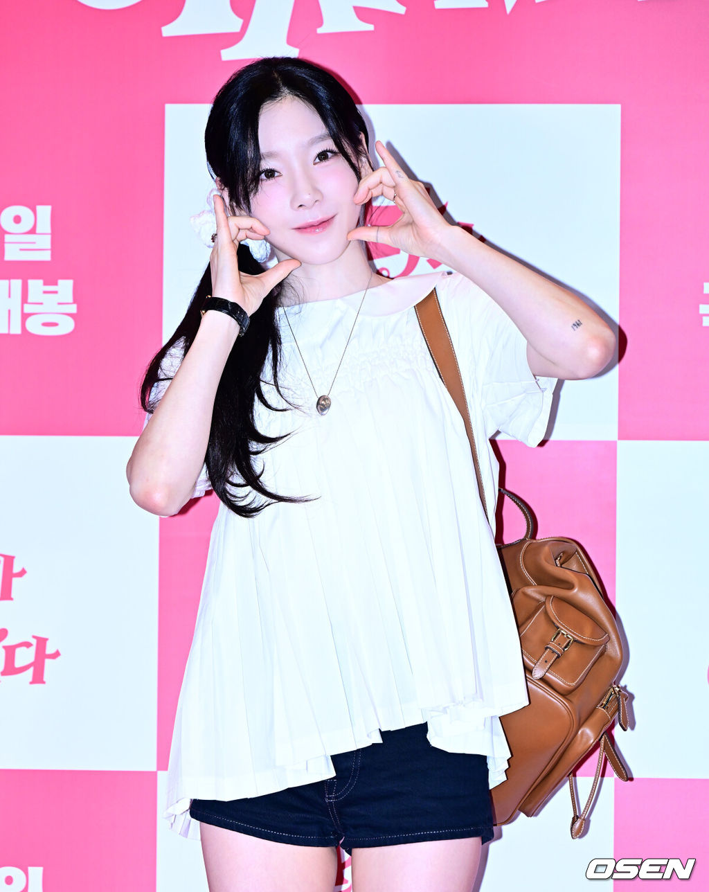 7일 오후 서울 용산구 CGV용산아이파크몰에서 영화 '악마가 이사왔다' 시사회 포토월 행사가 열렸다.‘악마가 이사왔다’는 새벽마다 악마로 깨어나는 선지(임윤아)를 감시하는 기상천외한 아르바이트에 휘말린 청년 백수 길구(안보현)의 고군분투를 담은 악마 들린 코미디다 영화다. 가수 소녀시대 태연이 포즈를 취하고 있다. 2025.08.07 / jpnews@osen.co.kr