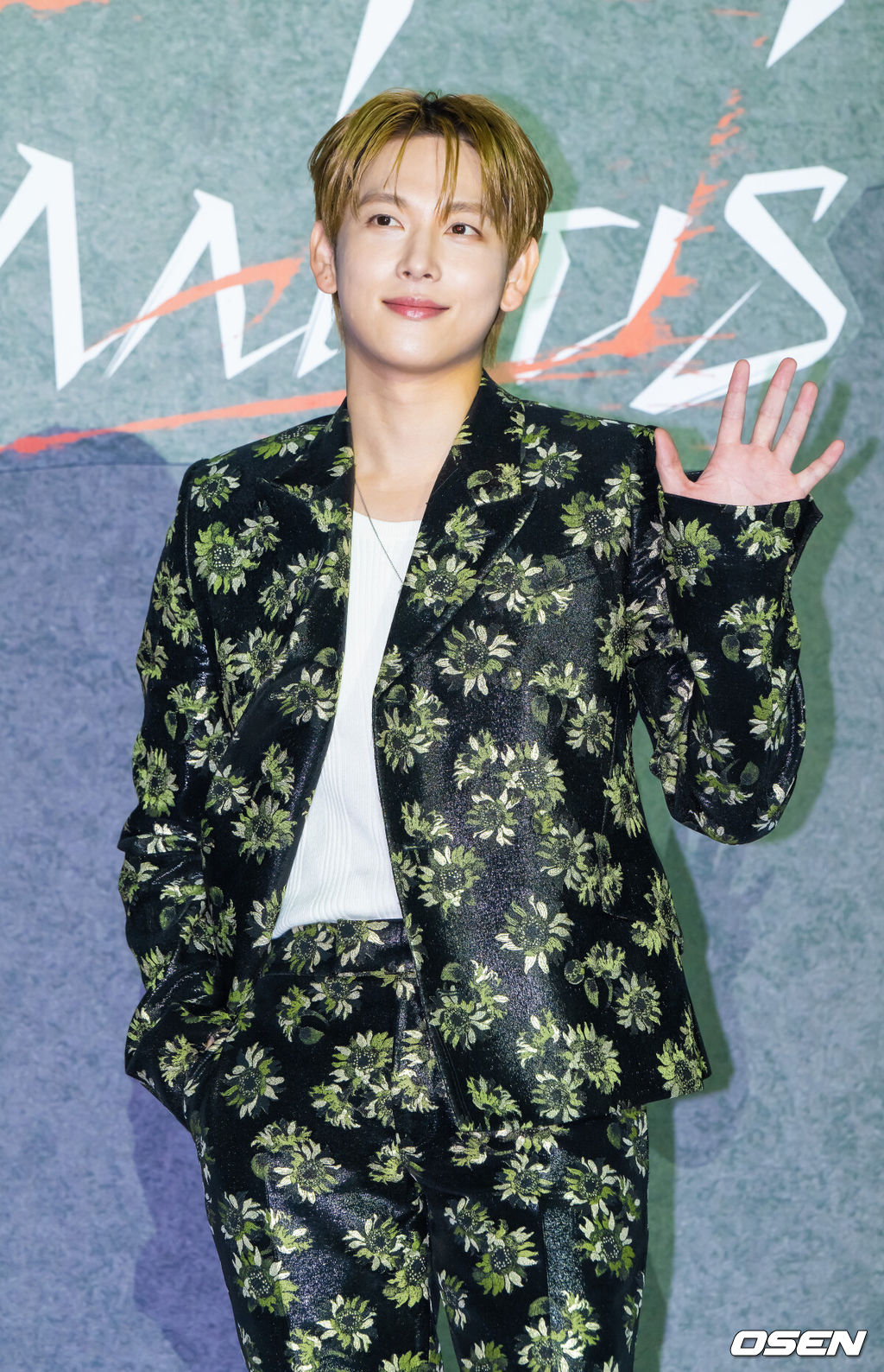 25일 오후 서울 롯데시네마 건대입구에서 넷플릭스 영화 ‘사마귀’ 제작보고회가 진행됐다.모든 룰이 무너진 살인청부업계에 긴 휴가 후 컴백한 A급 킬러 ‘사마귀’와 그의 훈련생 동기이자 라이벌 ‘재이’ 그리고 은퇴한 레전드 킬러 ‘독고’가 1인자 자리를 놓고 벌이는 대결을 그린 액션으로 배우 임시완과 박규영, 조우진이 출연한다.배우 임시완이 포즈를 취하고 있다.    2025.09.25 / soul1014@osen.co.kr