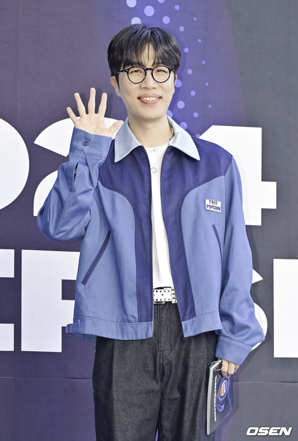 22일 오후 서울 잠실학생체육관에서 2024 펩시 페스타가 진행됐다.이날 콘서트에는 그룹 아이브, 우주소녀 다영, 크래비티, 비비지, 배너, 배드빌런, QWER, 소란, 설, 하이파이유니콘, 보이넥스트도어등이 참석했다.MC 맡은 가수 고영배가 포즈를 취하고 있다.  2024.09.22  / soul1014@osen.co.kr