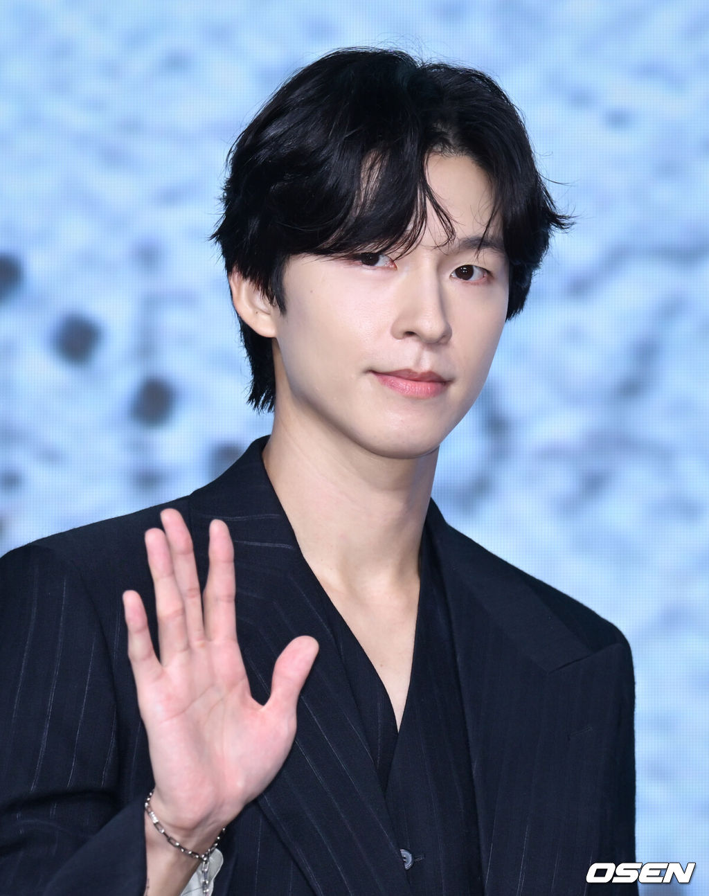 넷플릭스 영화 '굿뉴스' 제작보고회가 14일 서울 종로구 JW 메리어트 동대문 스퀘어에서 열렸다.'굿뉴스'는 1970년 일본 '요도호 사건'이라 불리는 일본항공 351편 공중 납치 사건을 모티브로 한 영화로, 오는 10월 17일 넷플릭스에서 공개된다.배우 홍경이 포즈를 취하고 있다. 2025.10.14 /cej@osen.co.kr