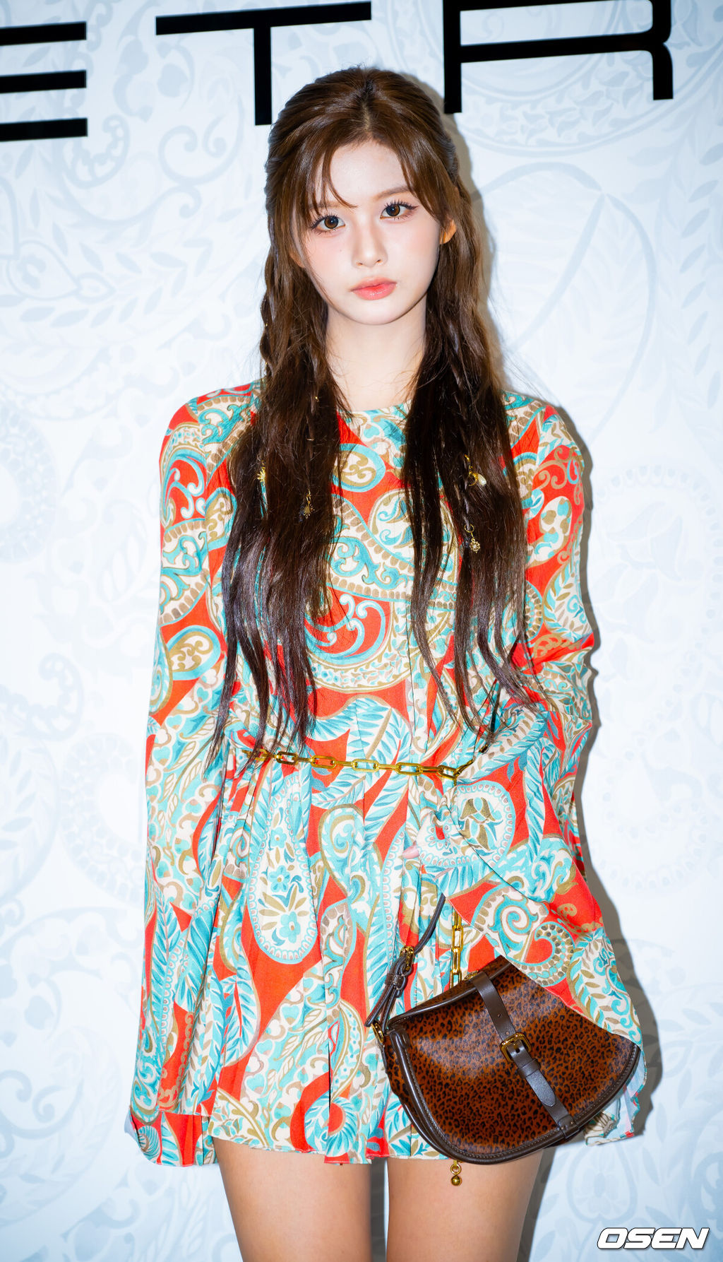 27일 오전 서울 강남구 논현동에서 한 이탈리아 럭셔리 브랜드 행사의 포토콜 행사가 열렸다.이날 행사에는 엔믹스(NMIXX) 설윤-배이, 모델 한혜진이 참석했다.엔믹스 설윤이 포즈를 취하고 있다. 2025.08.27 / rumi@osen.co.kr