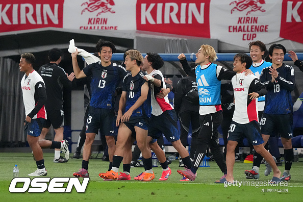 [사진] 승리 기뻐하는 일본 선수단 ⓒGettyimages(무단전재 및 재배포 금지)