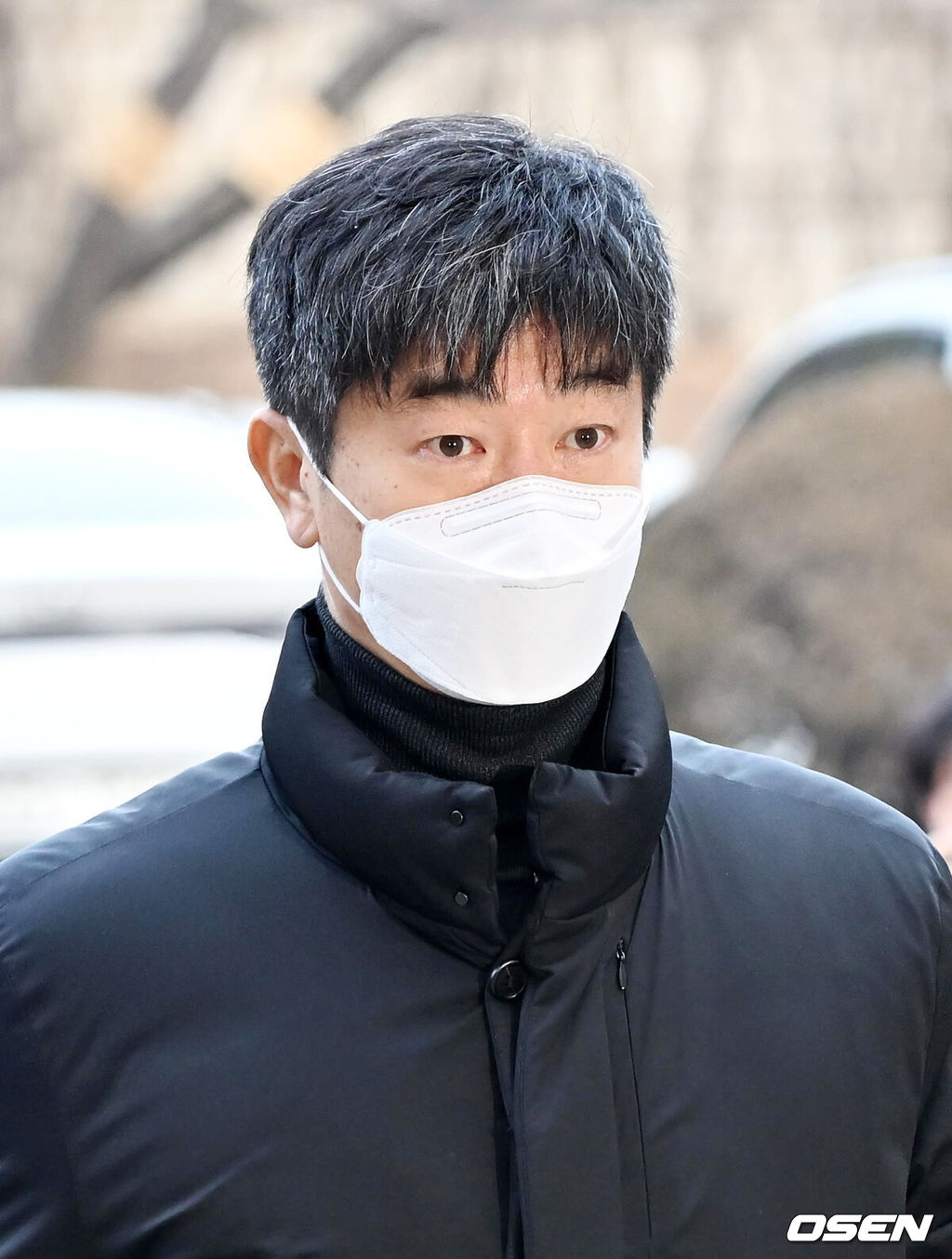 30일 오전 KIA 타이거즈의 김종국 감독과 장정석 전 단장이 구속 전 피의자 심문(영장심사)를 위해 서울지방법원으로 출석했다.KIA 김종국 전 감독이 법원으로 들어가고 있다. 2024.01.30 / rumi@osen.co.kr