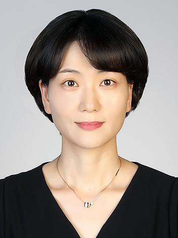 우석대 홍수진(교양대학) 교수가 한국공학교육학회(회장 이경우) 주관으로 대구 엑스코에서 개최된 ‘2025 한국공학교육학술대회’에서 올해의 ‘이병기 우수논문상’을 단독 수상했다. / 우석대