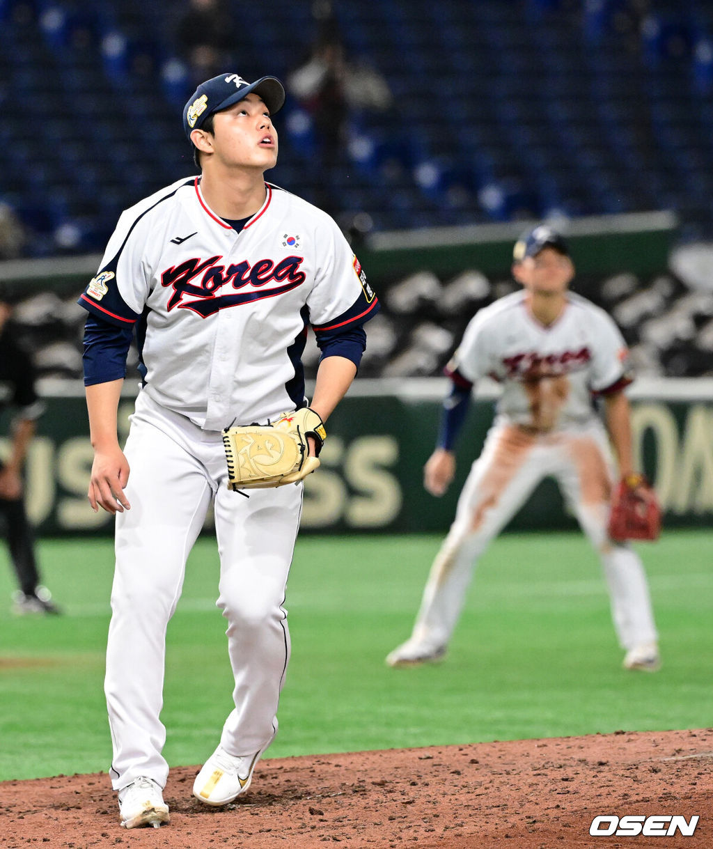 류중일 감독이 이끄는 2023 아시아 프로야구 챔피언십(APBC) 대표팀이 16일 오후 일본 도쿄돔에서 호주와 첫 경기를 가졌다.6회초 무사에서 대한민국 문동주가 호주 홀에게 중월 솔로포를 허용하며 아쉬워하고 있다. 2023.11.16 / jpnews.osen.co.kr