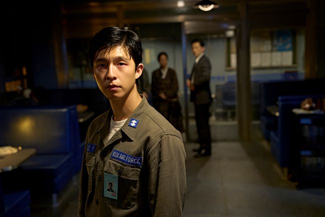 Good News Hong Kyung as Seo Go-myung in Good News Cr. Song Kyoung-sub/Netflix © 2025