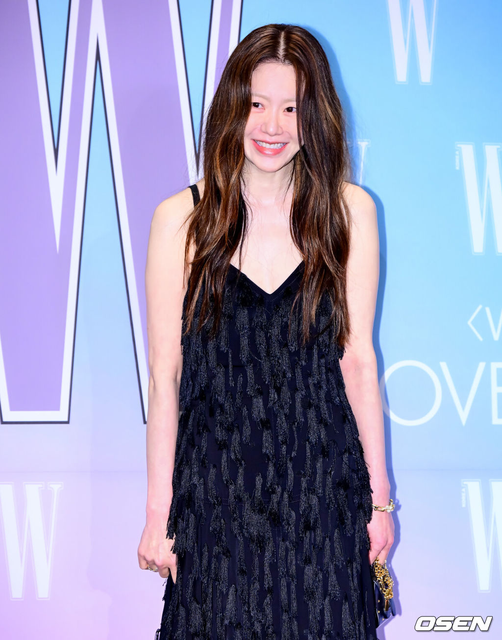 15일 서울 종로구 당주동 포시즌스 호텔 서울에서 더블유 코리아 제20회 유방암 인식 향상 캠페인 자선 포토 행사가 열렸다.이날 TXT 수빈, 고수, 고현정, 공명, 그레이, 김민하, 김세정, 김영광, 김영대, 김지석, 노상현, 노정의, 덱스, 르세라핌(채원, 카즈하), 몬스타엑스(형원, 셔누), 문소리, 바밍타이거, 박규영, 박은빈, 박재범, 방탄소년단 RM, 제이홉, 뷔, 변우석, 수현, 스트레이키즈(방찬, 승민), 아이들(미연, 민니, 소연, 슈화, 우기), 아이브 레이, 안유진, 장원영, 아일릿(윤아, 모카, 민주, 원희, 이로하), 에스파(카리나, 윈터, 지젤, 닝닝), 엔믹스(해원, 설윤), 엔하이픈(성훈, 제이크), 엔하이픈(정원), 엘리스, 올데이프로젝트(애니, 타잔, 베일리, 영서, 우찬), 우원재, 원지안, 이동휘, 이민호, 이수지, 이수혁, 이영애, 이유미, 이준혁, 이준호, 이채민, 임수정, 임지연, 있지(예지, 유나), 장윤주, 전소니, 전소미, 전여빈, 정려원, 정해인, 조유리, 추영우, 코드쿤스트, 크리스탈, 키키(지유, 이솔, 수이, 하음, 키야), 태양, 하정우, 화사, 효연 등이 참석했다.배우 고현정이 포즈를 취하고 있다. 2025.10.14. /jpnews@osen.co.kr