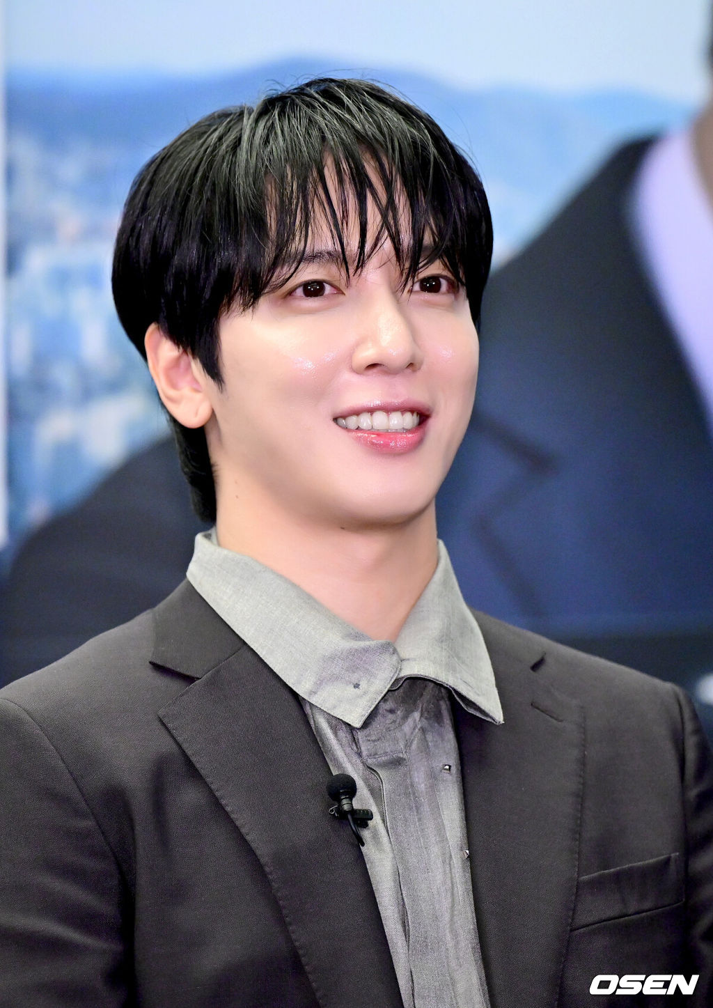 5일 오후 서울 상암동 스탠포드호텔에서 ENA X LG유플러스 예능 프로그램 ‘기안이쎄오’ 제작발표회가 열렸다.‘기안이쎄오’는 동병상련 CEO들을 위한 해결사가 된 기안84의 CEO 구출일지를 그리는 오피스 예능 프로그램이다.가수 정용화가 취재진의 질문에 답하며 미소짓고 있다. 2024.12.05 / dreamer@osen.co.kr