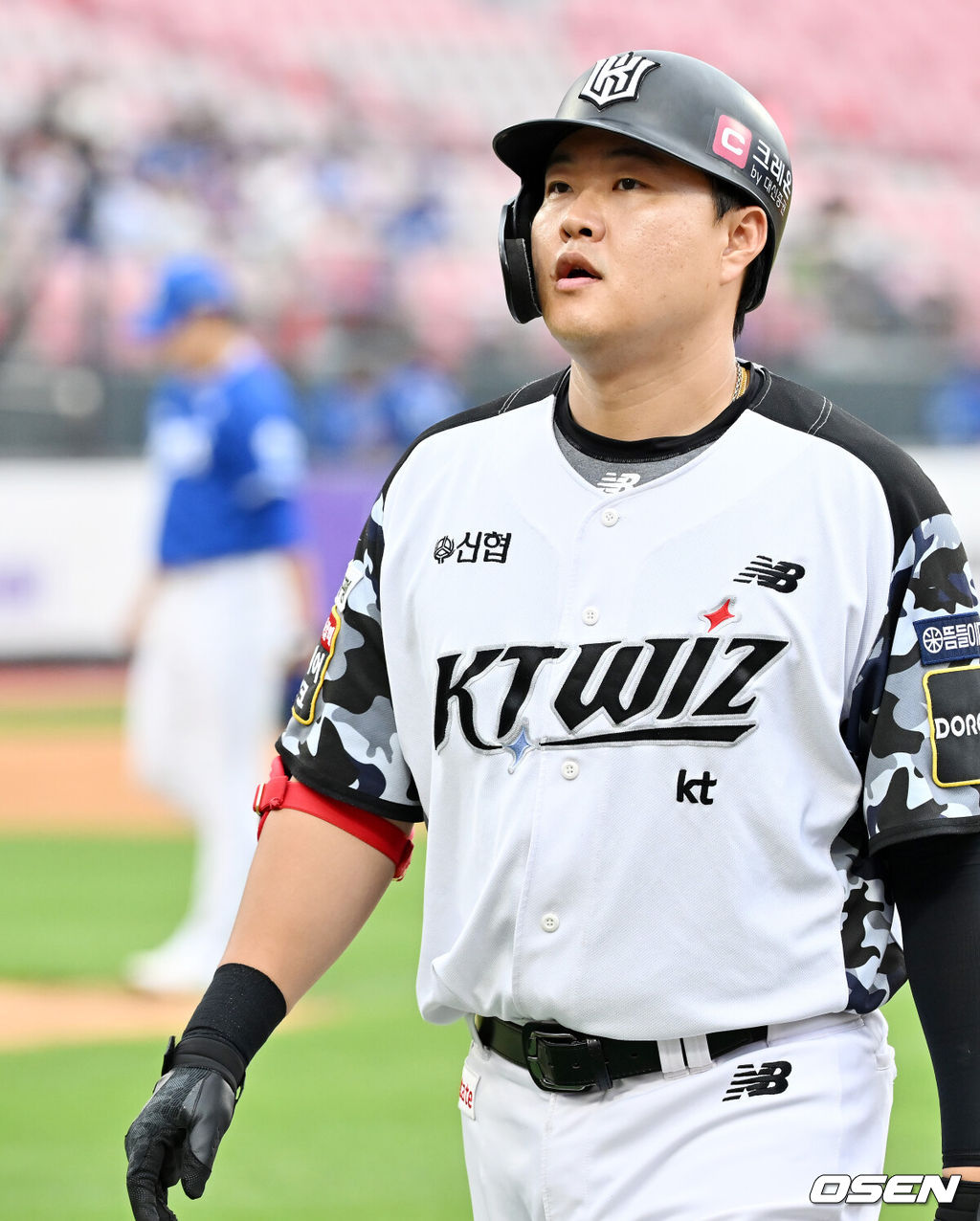 30일 오후 수원 KT위즈파크에서 ‘2024 신한 SOL Bank KBO리그’ KT 위즈와 삼성 라이온즈의 더블헤더 1차전(DH1)이 열렸다.이날 홈팀 KT는 고영표, 원정팀 삼성은 원태인을 선발로 내세웠다.5회말 1사 KT 오재일이 우익수 플라이 아웃으로 물어나고 있다. 2024.06.30 / rumi@osen.co.kr