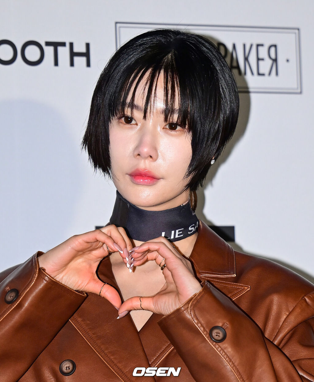 7일 서울 중구 동대문디자인플라자(DDP)에서 '2025 F/W 서울패션위크’가 열렸다. 올해 25주년을 맞은 국내 최대 패션 행사 ‘서울패션위크’는 5일부터 9일까지 닷새간 열린다.방송인 클라라가 취재진을 향해 포즈를 취하고 있다. 2025.02.07 /ksl0919@osen.co.kr