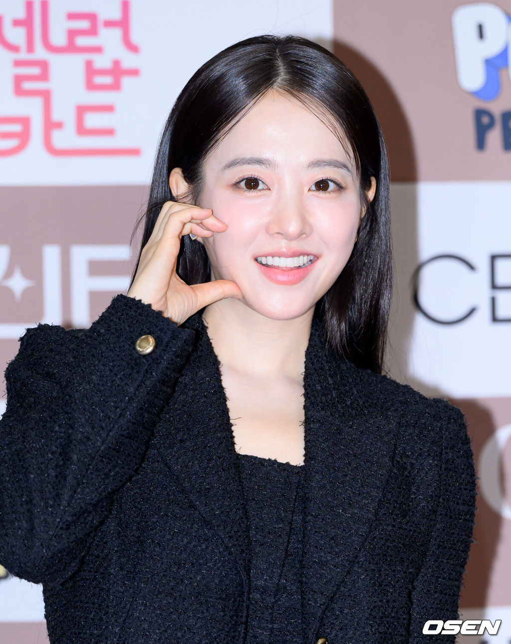 2일 오후 서울 강남구 건설회관에서 45회 황금촬영상 시상식이 열렸다. 한국영화촬영감독협회에서 우리영화의 지속적 기술감각을 유지하고 새로운 스크린 얼굴을 찾는데 목적을 둔 영화제다.배우 박보영이 포토타임을 가지고 있다. 2025.10.02 /sunday@osen.co.kr