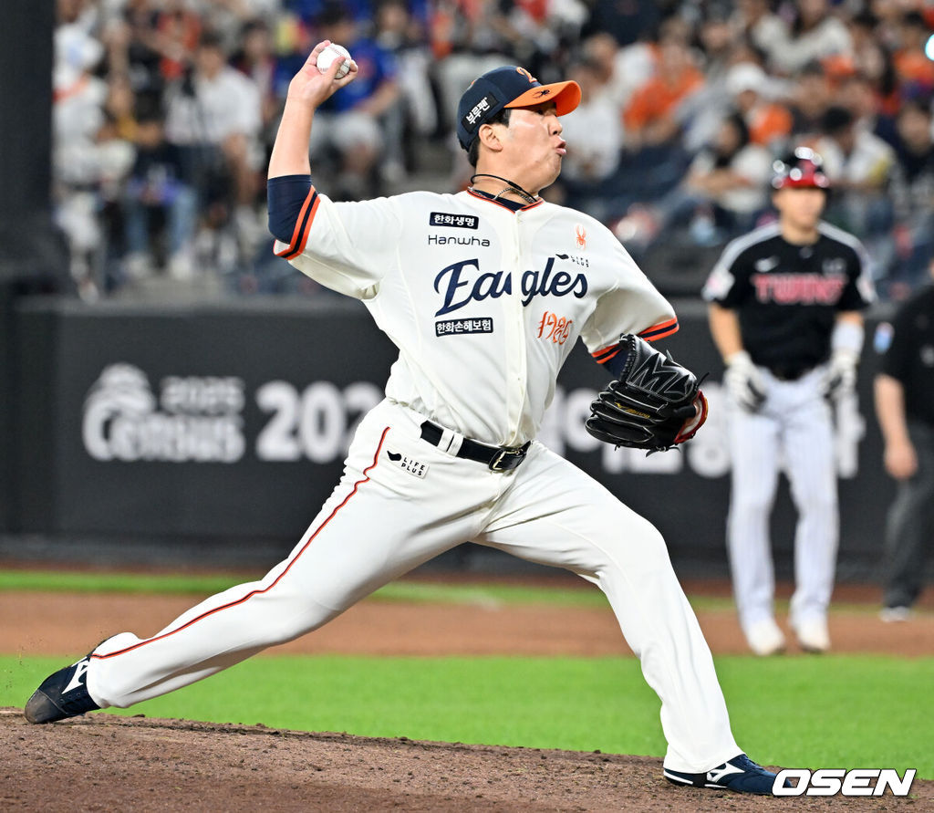 7회초 마운드에 오른 한화 박상원이 힘차게 공을 뿌리고 있다. 2025.09.29 /rumi@osen.co.kr