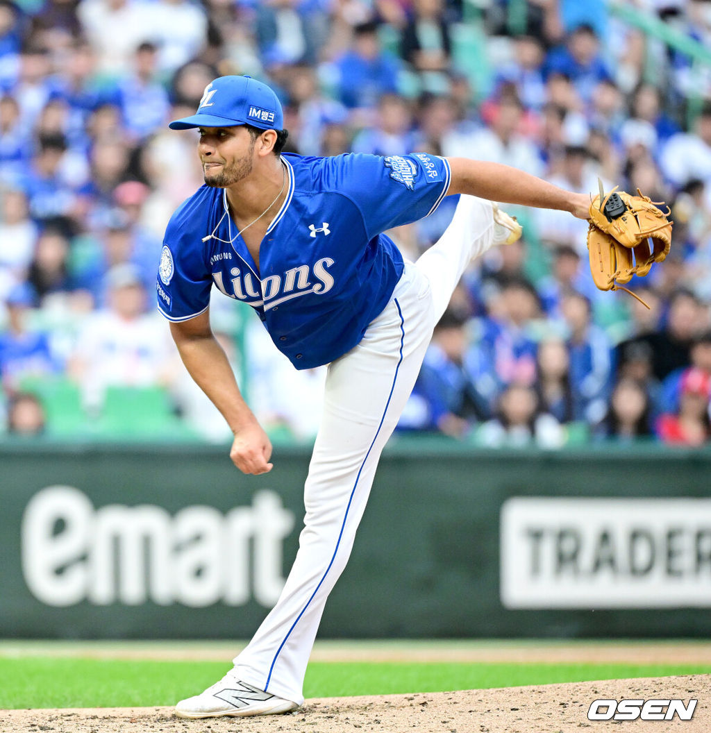 11일 인천 SSG랜더스필드에서 ‘2025 신한 SOL뱅크 KBO리그’ 준플레이오프(5전 3선승제) 2차전 SSG 랜더스와 삼성 라이온즈의 경기가 열렸다.SSG는 김건우, 삼성은 헤르손 가라비토를 선발 투수로 내세웠다.6회말 SSG 타선을 상대로 삼성 선발 헤르손 가라비토가 힘차게 공을 뿌리고 있다. 2025.10.11 / dreamer@osen.co.kr