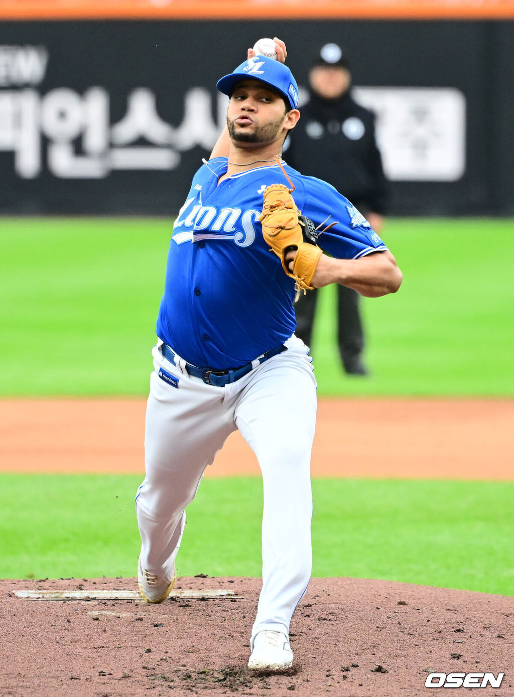 18일 오후 대전 한화생명볼파크에서 2025 신한 SOL Bank KBO리그 포스트시즌 플레이오프 1차전 한화 이글스와 삼성 라이온즈의 경기가 열렸다.한화는 폰세, 삼성은 가라비토를 선발 투수로 내세웠다.1회 삼성 가라비토가 역투하고 있다. 2025.10.18 /jpnews@osen.co.kr