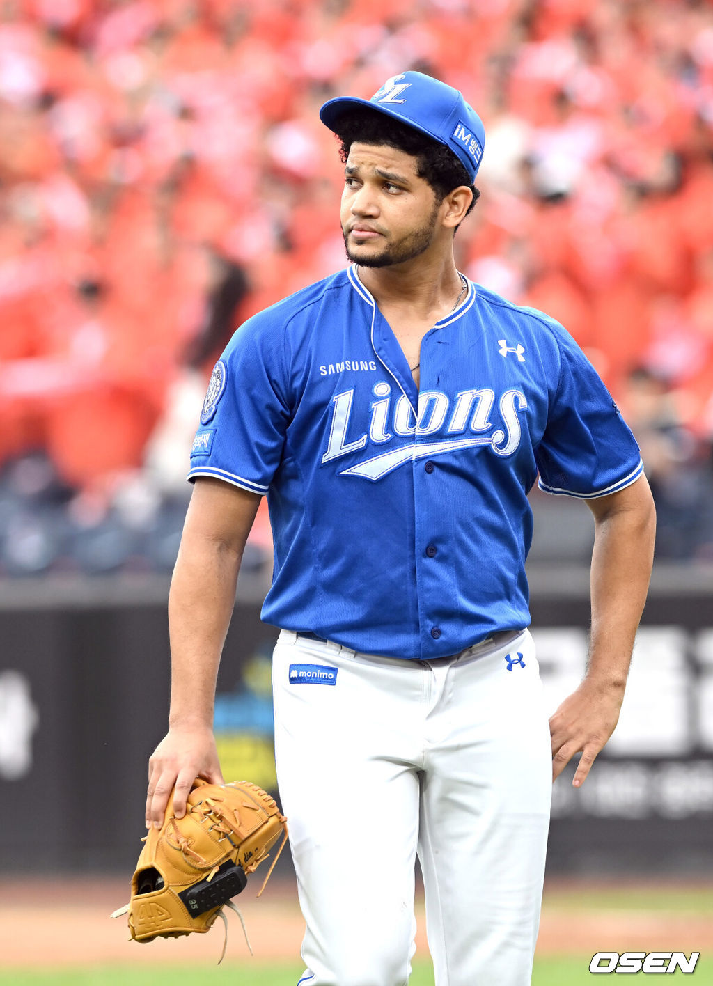 18일 오후 대전 한화생명볼파크에서 2025 신한 SOL Bank KBO리그 포스트시즌 플레이오프 1차전 한화 이글스와 삼성 라이온즈의 경기가 열렸다.한화는 폰세, 삼성은 가라비토를 선발 투수로 내세웠다.4회말 1사 1루 가라비토가 마운드를 내려가고 있다. 2025.10.18 /spjj@osen.co.kr
