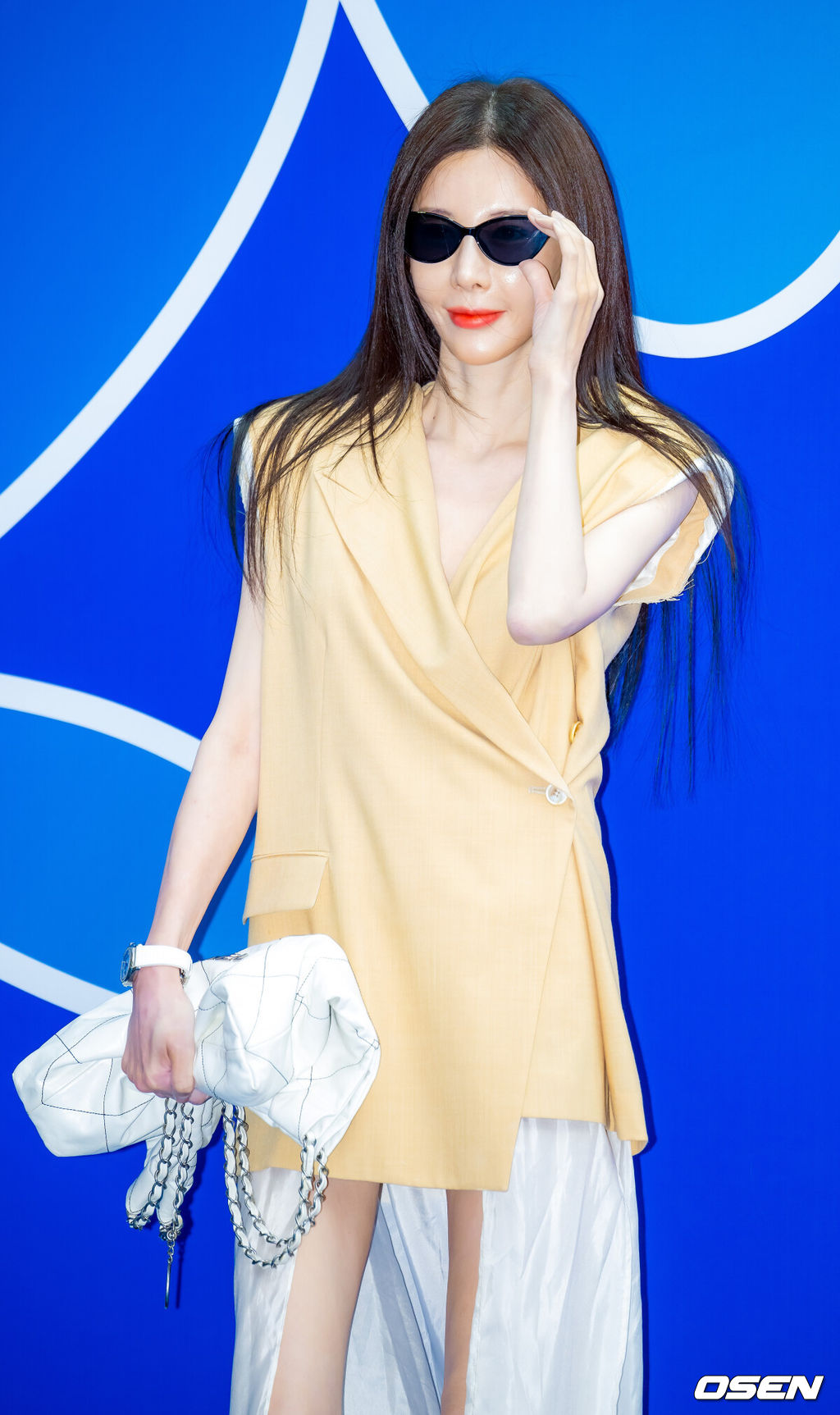 7일 서울 중구 동대문디자인플라자(DDP)에서 ‘2026 S/S 서울패션위크’ 포토월 행사가 열렸다.<br /><br />‘2026 S/S 서울패션위크’는 동대문디자인플라자(DDP) 등 서울 전역에서 7일까지 펼쳐진다.<br /><br />배우 신주아가 포토타임을 갖고 있다. 2025.09.07 / rumi@osen.co.kr