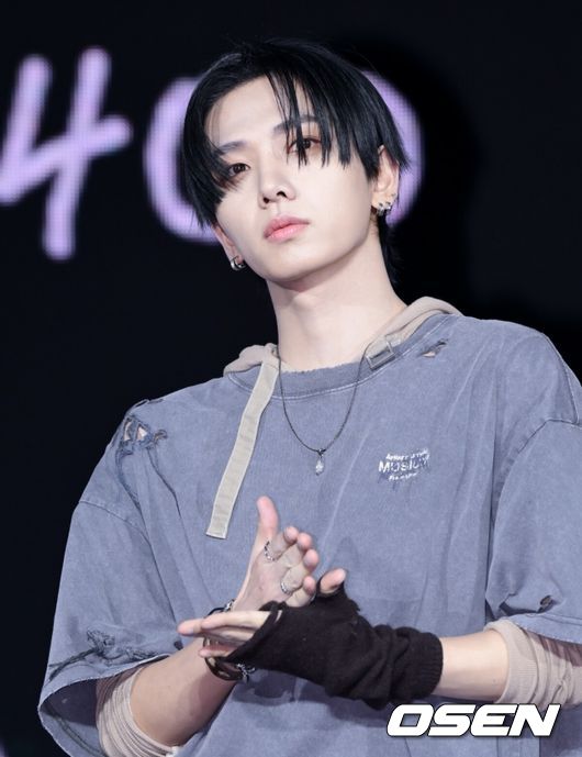 보이넥스트도어(BOYNEXTDOOR)의 미니 5집 ‘The Action’ 미디어 쇼케이스가 20일 서울 강서구 KBS아레나에서 열렸다.  오는 20일 오후 6시 발매되는 미니 5집 ‘The Action’은 성장을 향한 열망을 녹인 앨범이다. 더 나은 내가 되겠다는 각오를 느낄 수 있다. 보이넥스트도어는 전곡 작사, 작곡에 참여해 팀의 개성을 담았다.   보이넥스트도어가 포즈를 취하고 있다. 2025.10.20 /cej@osen.co.kr