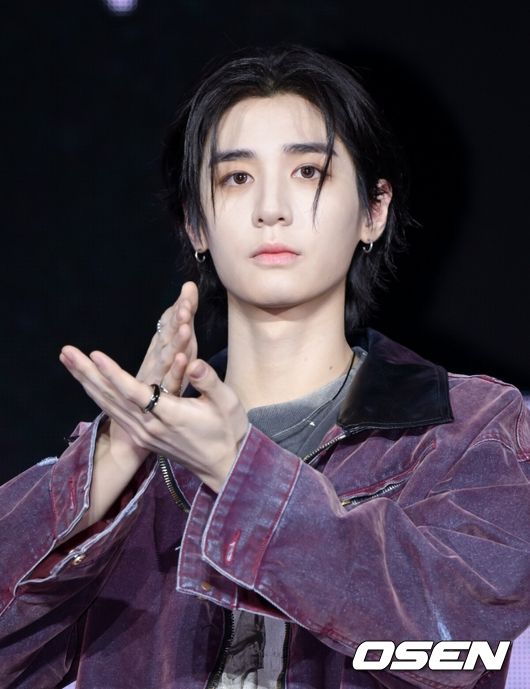 보이넥스트도어(BOYNEXTDOOR)의 미니 5집 ‘The Action’ 미디어 쇼케이스가 20일 서울 강서구 KBS아레나에서 열렸다.  오는 20일 오후 6시 발매되는 미니 5집 ‘The Action’은 성장을 향한 열망을 녹인 앨범이다. 더 나은 내가 되겠다는 각오를 느낄 수 있다. 보이넥스트도어는 전곡 작사, 작곡에 참여해 팀의 개성을 담았다.   보이넥스트도어가 포즈를 취하고 있다. 2025.10.20 /cej@osen.co.kr