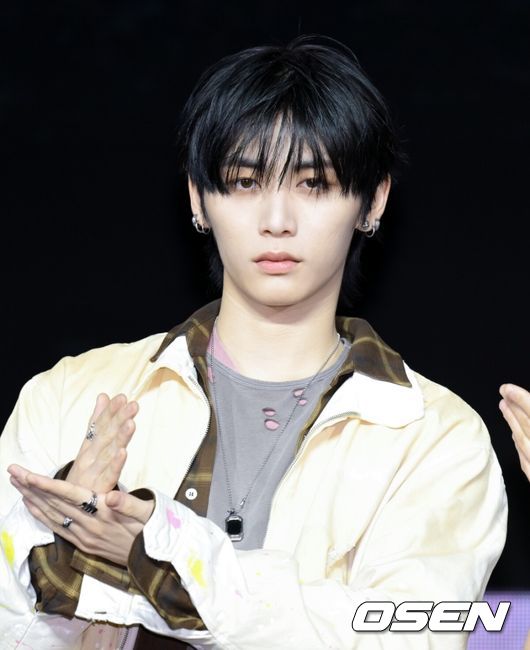 보이넥스트도어(BOYNEXTDOOR)의 미니 5집 ‘The Action’ 미디어 쇼케이스가 20일 서울 강서구 KBS아레나에서 열렸다.  오는 20일 오후 6시 발매되는 미니 5집 ‘The Action’은 성장을 향한 열망을 녹인 앨범이다. 더 나은 내가 되겠다는 각오를 느낄 수 있다. 보이넥스트도어는 전곡 작사, 작곡에 참여해 팀의 개성을 담았다.   보이넥스트도어가 포즈를 취하고 있다. 2025.10.20 /cej@osen.co.kr