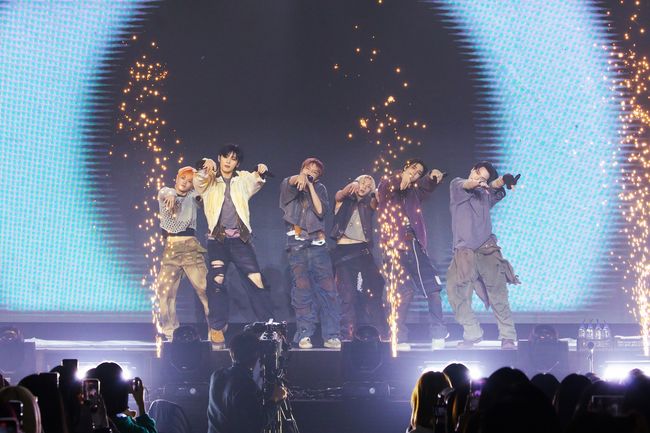 KOZ엔터테인먼트 제공