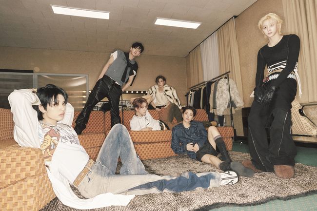 KOZ엔터테인먼트 제공