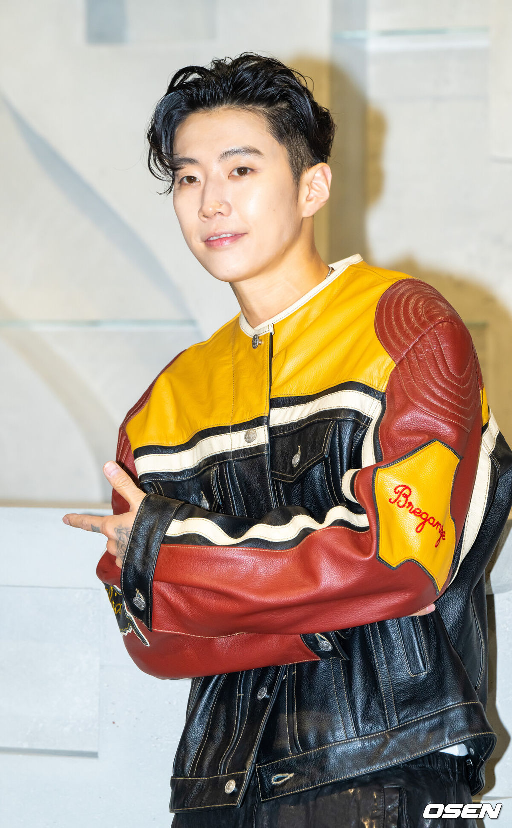 17일 오후 서울 한남동 한 스토어에서 디젤 한남 오픈 기념하는 프리 오프닝 행사가 진행됐다.이날 행사에 박재범과 키스오브라이프 나띠, 미야오 가원, 덱스, 제미나이, 롱샷이 참석했다.가수 박재범이 포즈를 취하고 있다. 2025.10.17 / soul1014@osen.co.kr