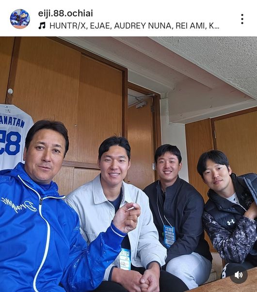 오치아이 에이지 감독 인스타그램 캡처