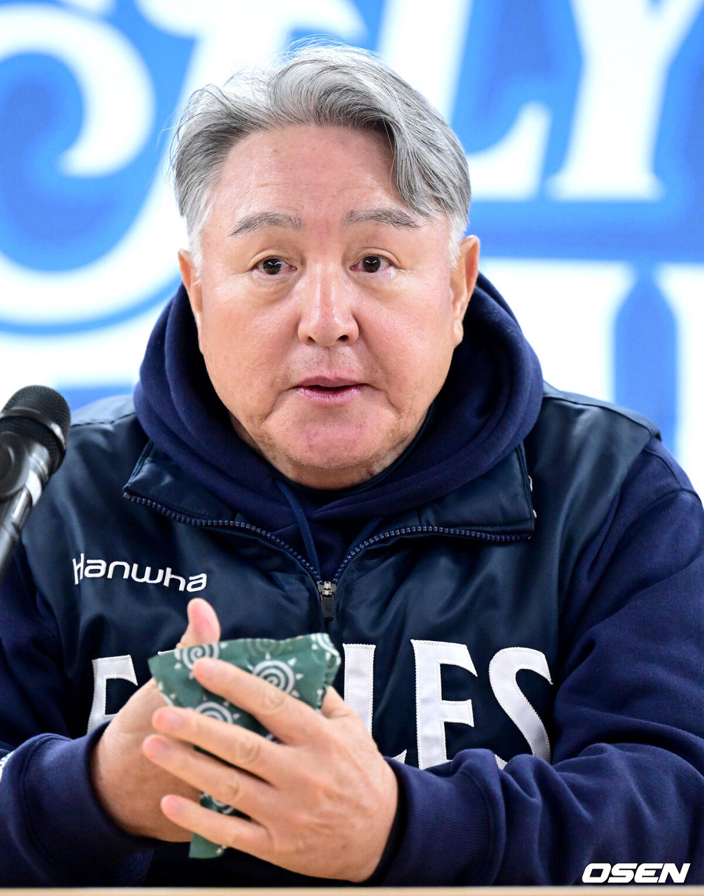 22일 대구 삼성라이온즈파크에서 ‘2025 신한 SOL Bank KBO리그’ 포스트시즌 플레이오프 4차전 삼성 라이온즈와 한화 이글스의 경기가 열린다.삼성은 원태인, 한화는 정우주를 선발로 내세운다.경기를 앞두고 한화 김경문 감독이 취재진과 질의응답 시간을 갖고 있다. 2025.10.22 / dreamer@osen.co.kr