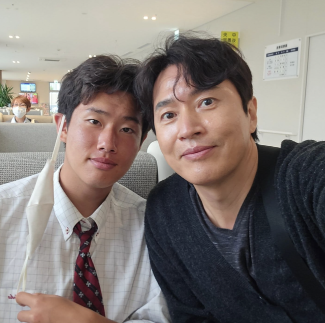 [사진] 김도윤과 김정민 / 김정민 소셜 미디어 계정