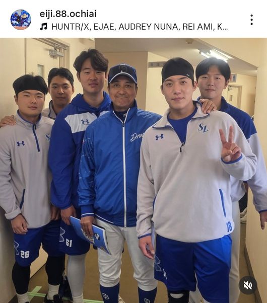 오치아이 에이지 감독 인스타그램 캡처