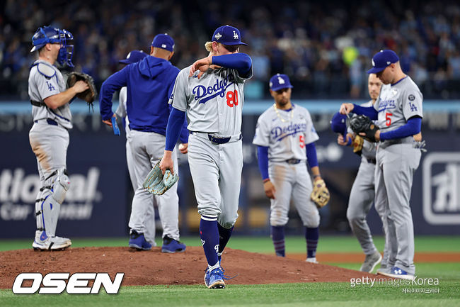 [사진] 무너진 다저스 마운드. ⓒGettyimages(무단전재 및 재배포 금지)